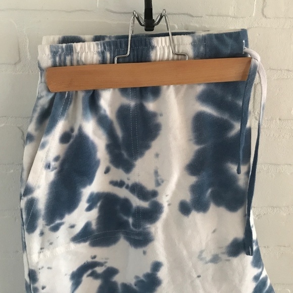 Tie Dye Blue and White Short Women Plus Size 3X - Picture 3 of 11